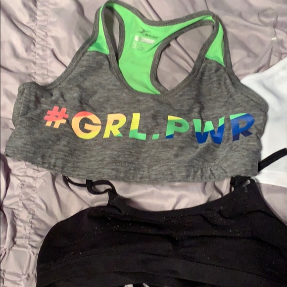 Bundle of girls sports bras size large-XL - Picture 5 of 7